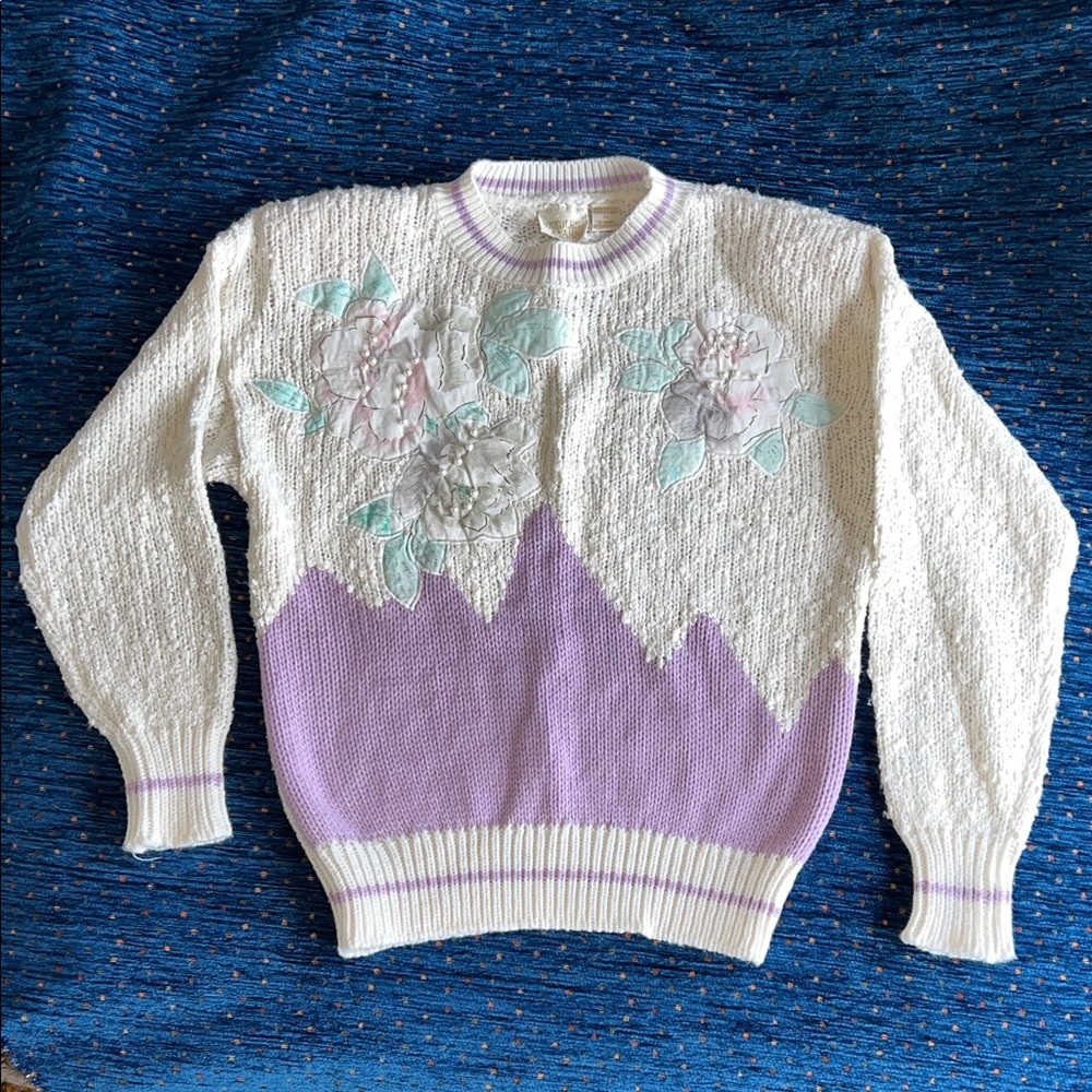 Vintage 1980s cottage-core Floral appliqué Knit Women's Sweater size M